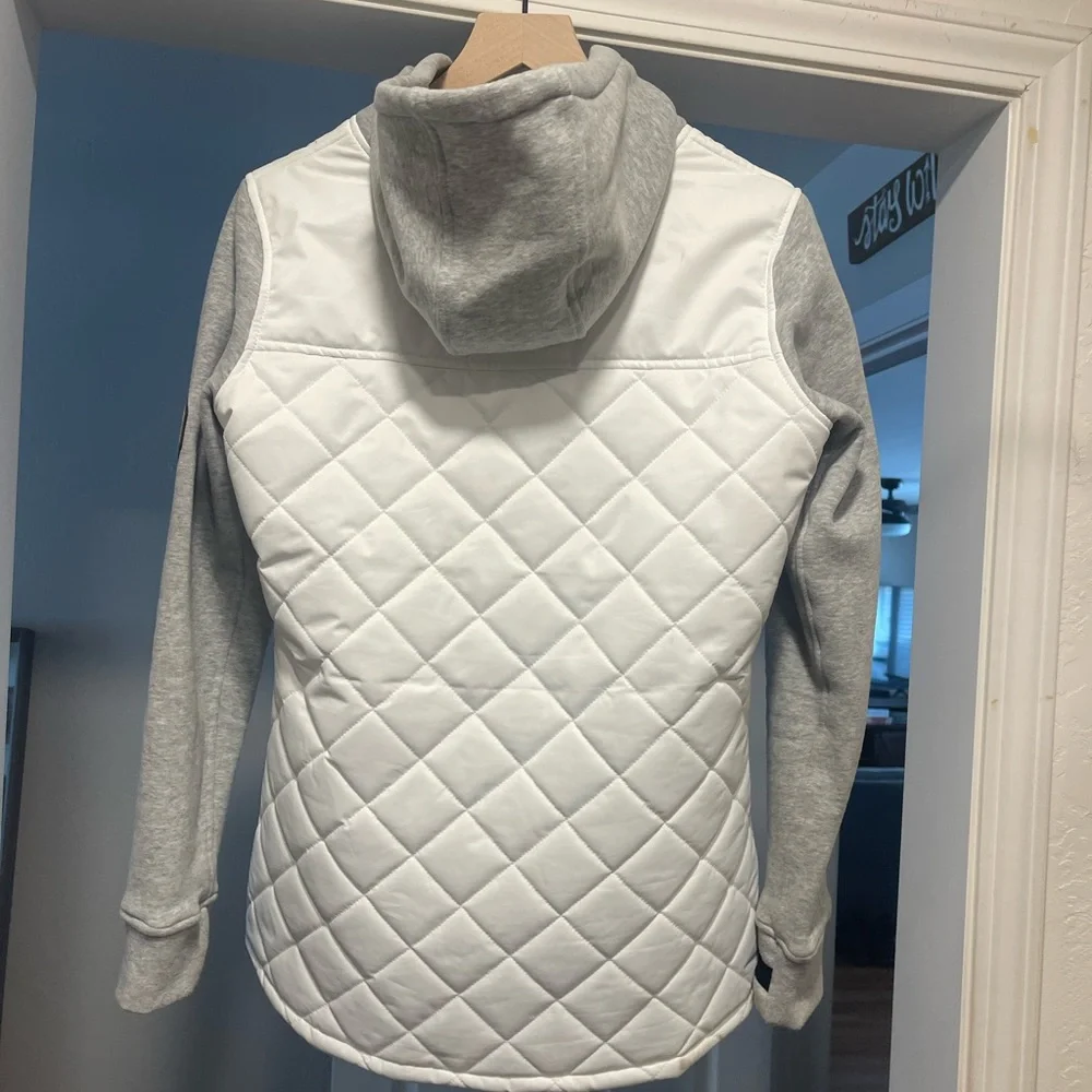 686 button up jacket - Picture 2 of 5